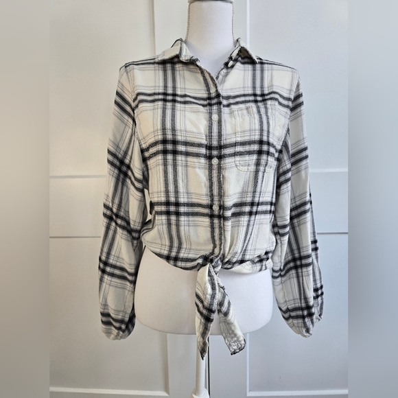 American Eagle Outfitters Tops - American Eagle Outfitters Plaid Tie-Front Shirt - Black and White
